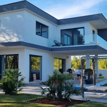 Casa Del Sol Istria - Green And Peaceful Oasis With Private Pool And Parking - 15min From Sea