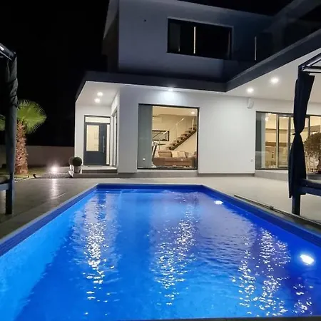 Casa Del Sol Istria - Green And Peaceful Oasis With Private Pool And Parking - 15min From Sea Villa